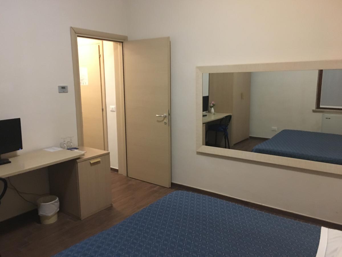 Blue Hotel Suzzara Eksteriør bilde